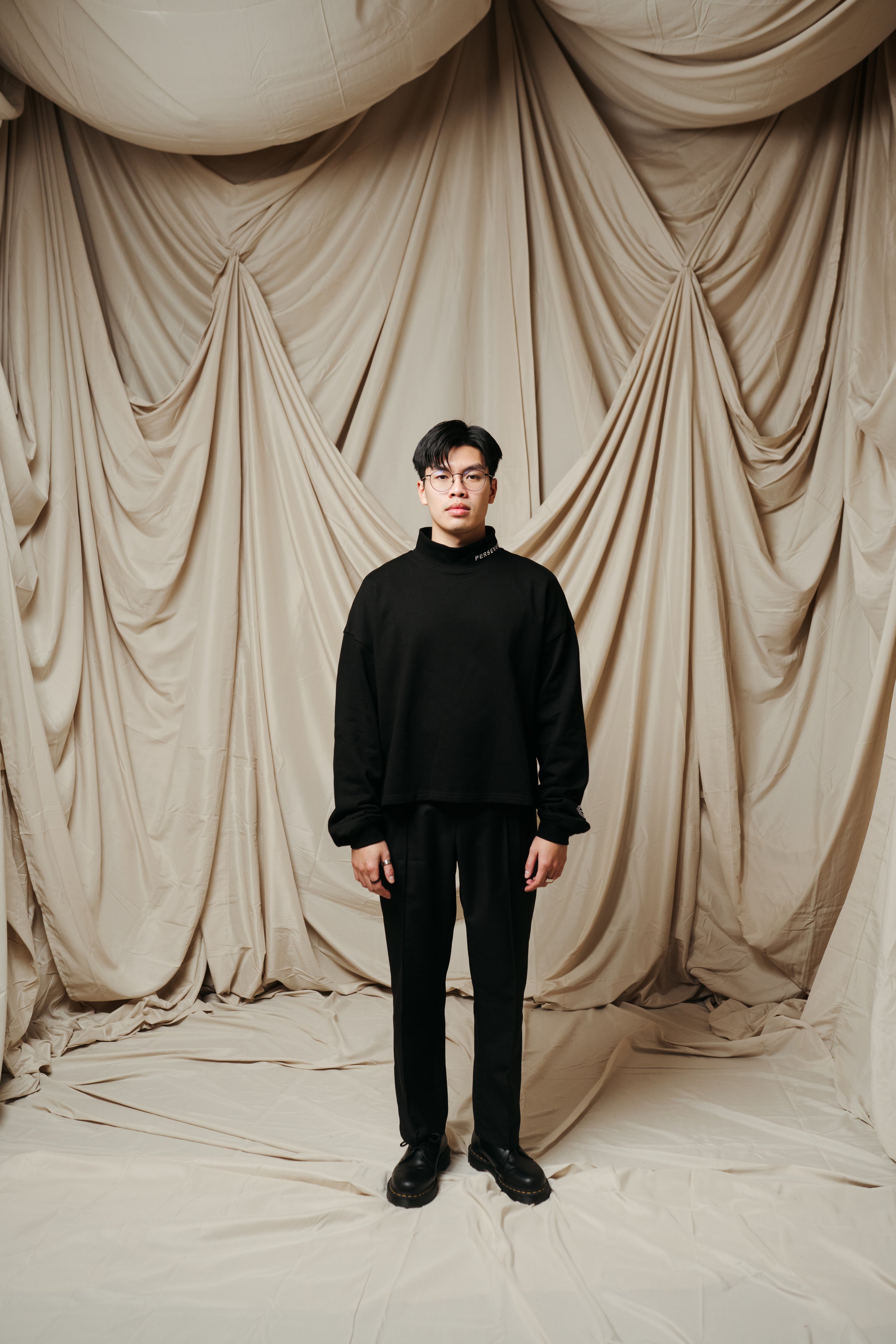 Persevere Mock Neck Pullover – Black