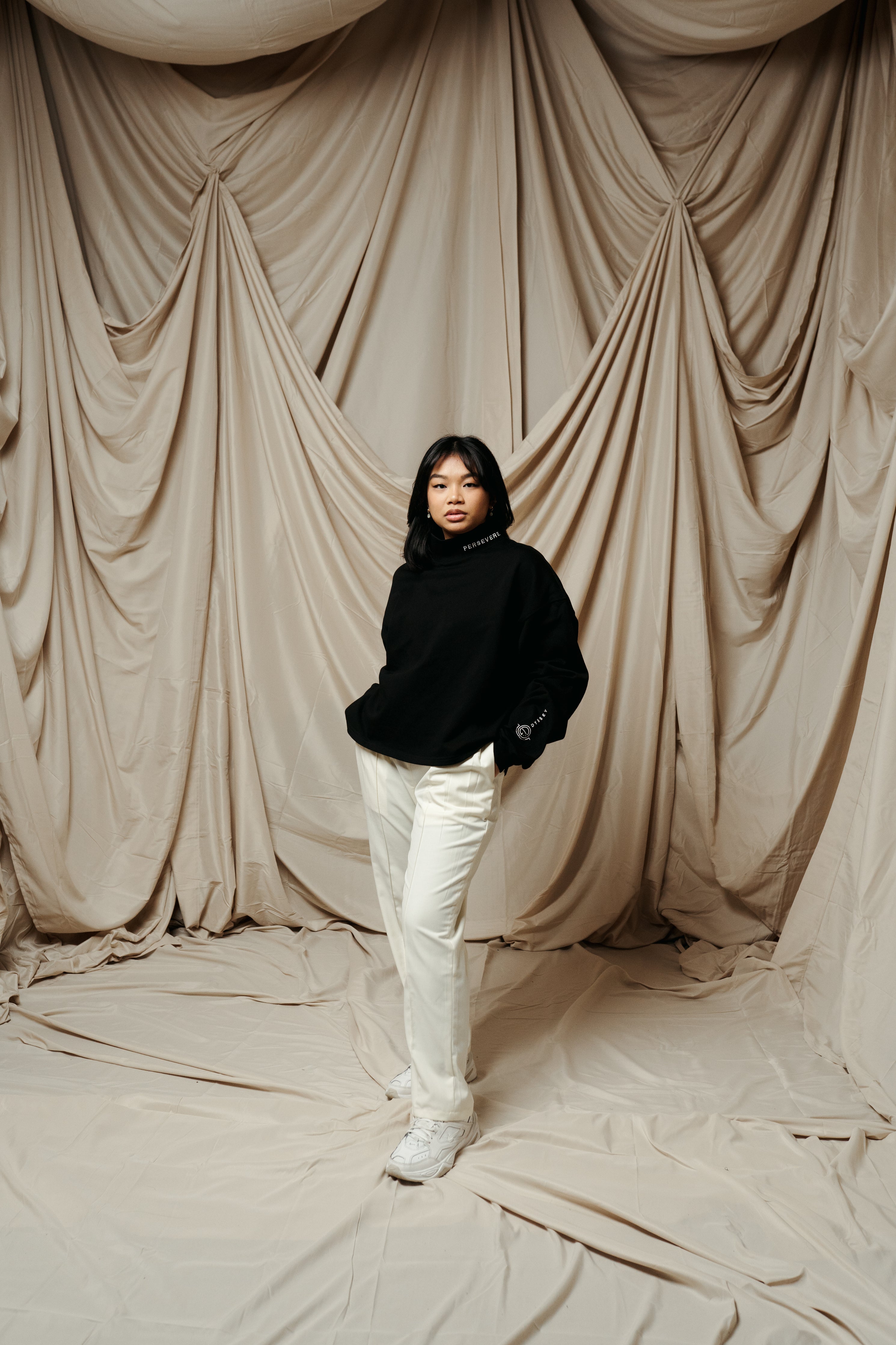 Tailored Pleated Trousers – Cream