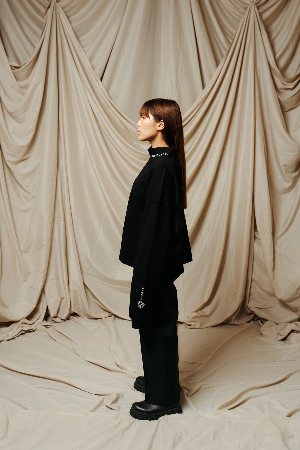 Persevere Mock Neck Pullover – Black